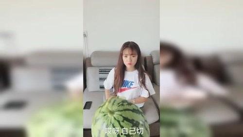 吃瓜那个小姐姐,揭秘吃瓜小姐姐的瓜界传奇