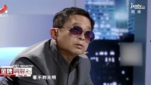 给父亲买瓜吃视频,温馨视频记录买瓜时刻，甜蜜滋味传递亲情