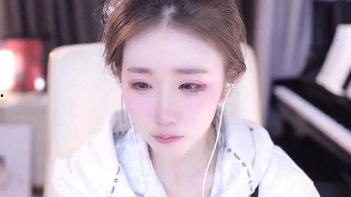 武汉主播吃瓜,趣味横生直播秀引网友热议