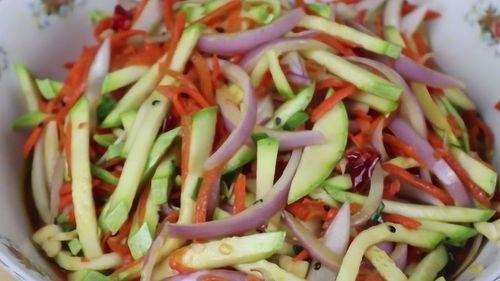 白瓜凉拌怎么吃,白瓜凉拌，简单美味家常菜