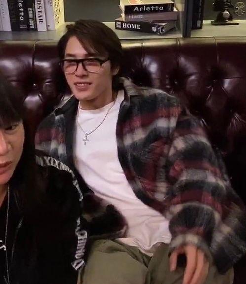 男友吃瓜教程,解锁甜蜜互动新技能