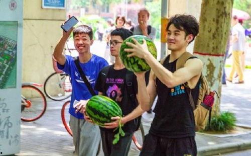 吃瓜学校男女,揭秘男女生活趣事