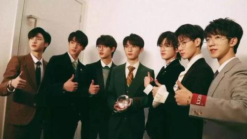 在最前线吃瓜,揭秘娱乐圈幕后真相