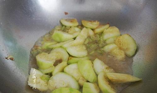 香酥脆瓜怎么吃,美味多变的食用指南