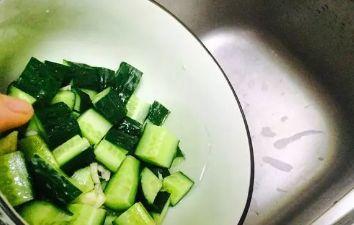 斑瓜可以凉拌吃吗,夏日清爽新食尚