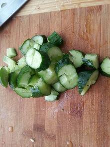 老干妈吃瓜的做法,解锁夏日消暑新姿势