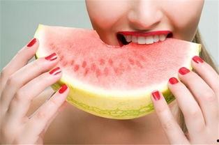 吃瓜肠胃中毒,揭秘肠胃中毒背后的真相