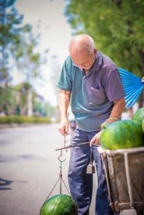 在人间贩卖日落吃瓜,揭秘人间贩卖日落背后的秘密