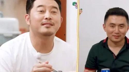 吃瓜事件情侣,揭秘吃瓜情侣的甜蜜与争议