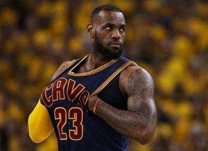 詹姆斯成吃瓜观众