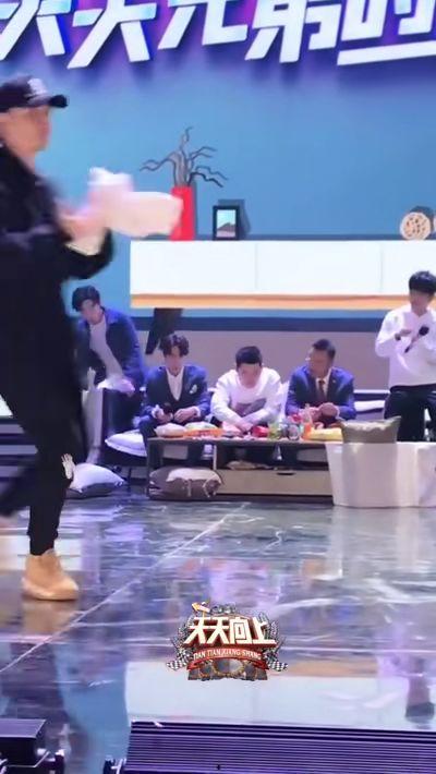 天天看戏吃瓜,揭秘娱乐圈幕后故事