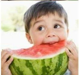 女头像可爱搞怪吃瓜,吃瓜表情，笑翻你的朋友圈