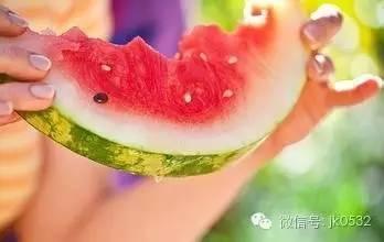 七花吃瓜小组,揭秘娱乐圈幕后故事，带你领略明星真实生活
