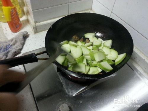 小瓜怎么炒炒着吃,家常美味轻松掌握