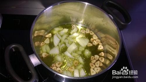 大蒜和茭瓜弄汤吃